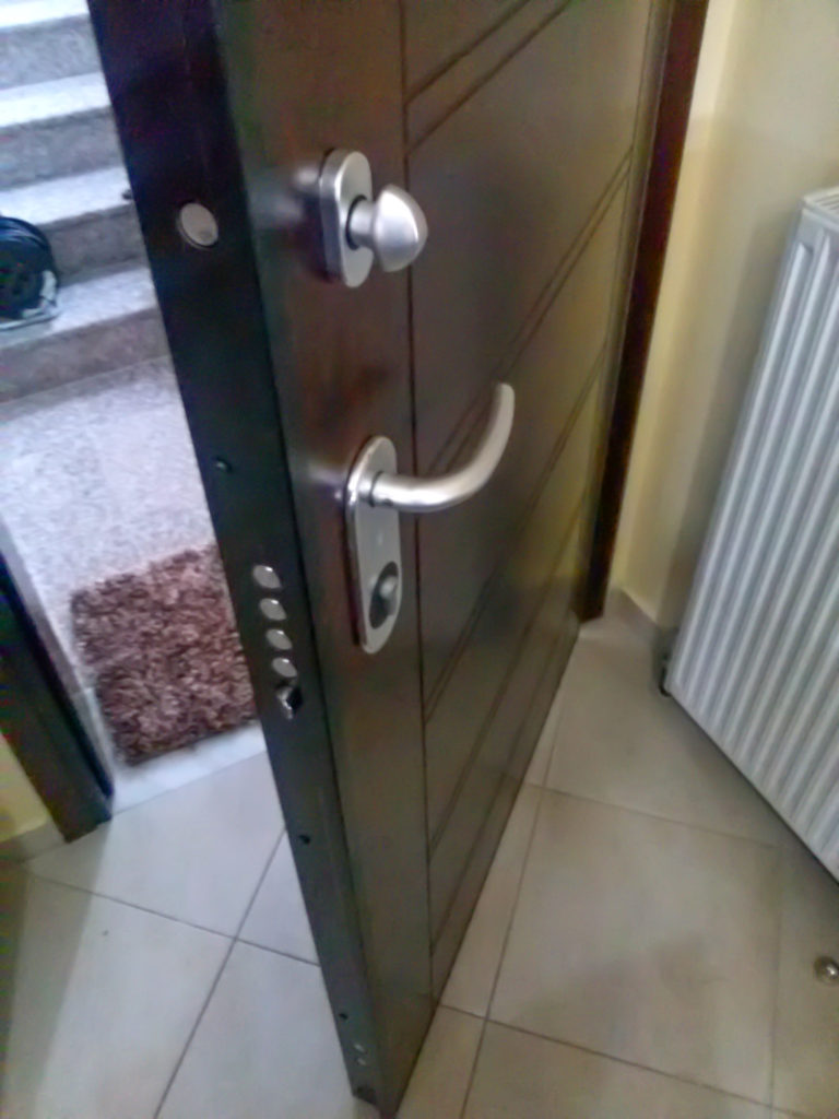 ΚΑΤΕΛΑΣ ΞΥΛΟΚΑΤΑΣΚΕΥΕΣ ΠΟΡΤΕΣ ΘΩΡΑΚΙΣΜΕΝΕΣ ΛΕΠΤΟΚΑΡΥΑ ΠΙΕΡΙΑ